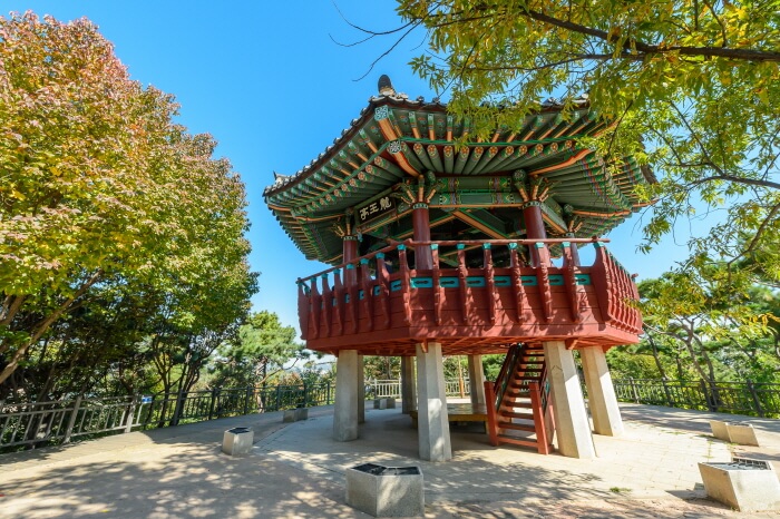 Taman Yongwangsan (용왕산근린공원)