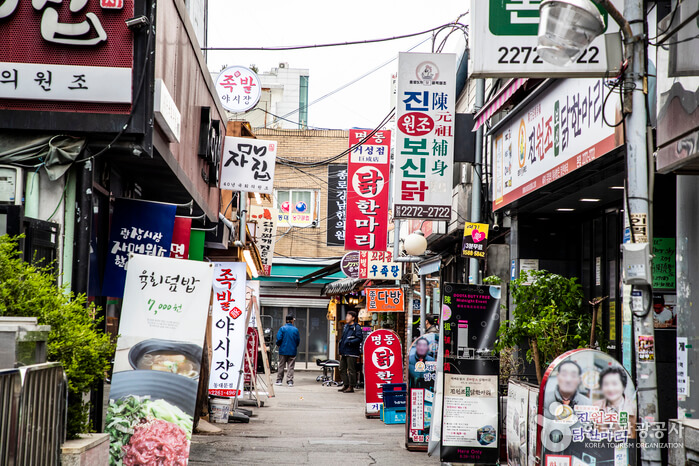 Gang Dak Hanmari Dongdaemun (서울 동대문 닭한마리 골목)
