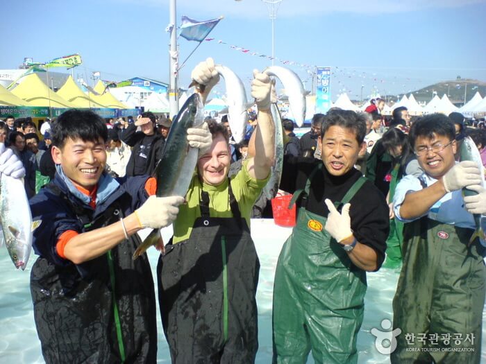 Festival Bangeo (최남단 방어축제)