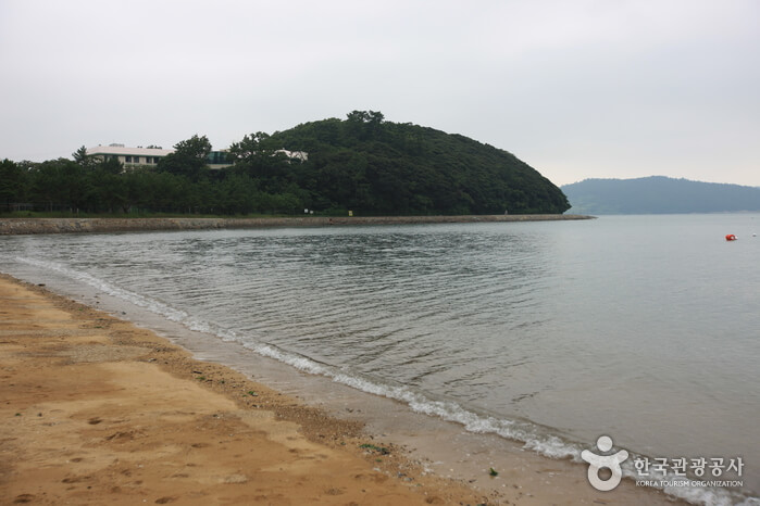 Pantai Naro Wuju (나로우주해수욕장)