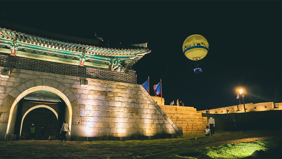 Malam Romantis di Istana Temporer Hwaseong di Suwon