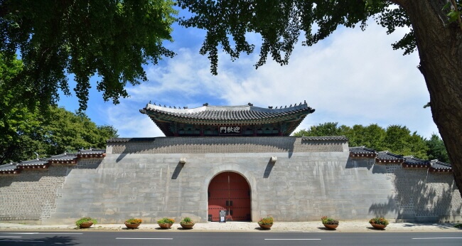 Pintu Masuk Baru Menuju Istana Gyeongbokgung Telah Dibuka untuk Umum, Gerbang Yongchumun!