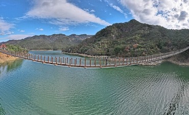 Photo_Jembatan Gantung dengan Pemandangan Spektakuler!