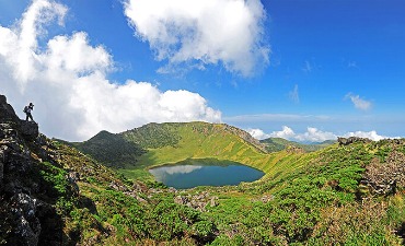 Photo_Pulau Vulkanik dan Pipa Lahar Jeju (Ditetapkan pada tahun 2007)