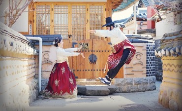 Kenakan Hanbok dan Berkeliling Korea (Persewaan Hanbok di Hanboknam)