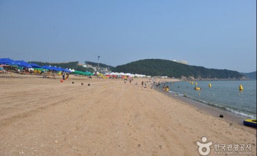 Pantai Wangsan (왕산해수욕장)