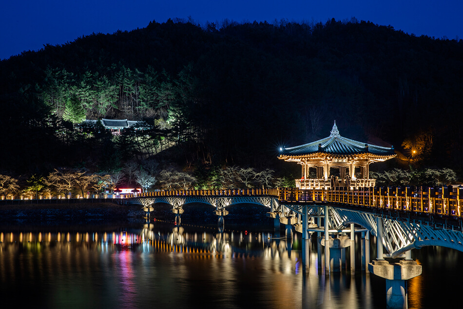 Photo_Jembatan Woryeonggyo di malam hari