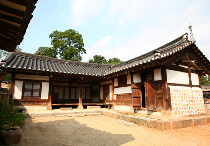 Photo_bangunan utama rumah yongheunggung